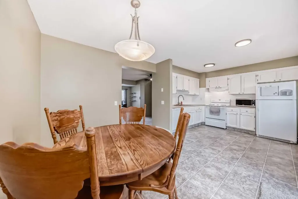 3302 50 Street NW Calgary AB T3A2C6