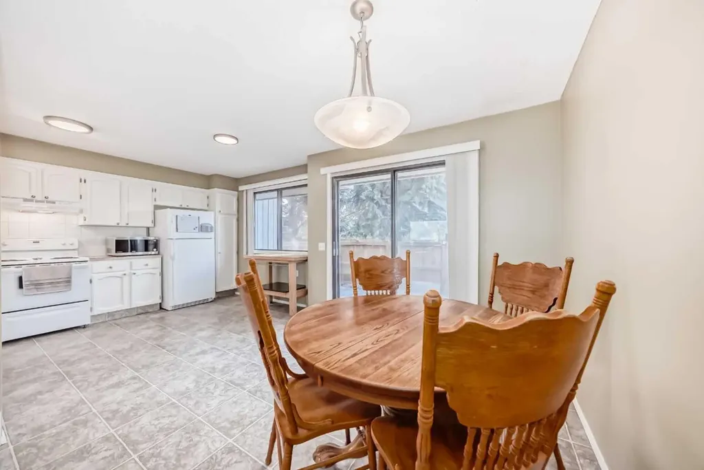 3302 50 Street NW Calgary AB T3A2C6