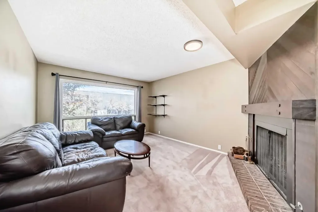 3302 50 Street NW Calgary AB T3A2C6