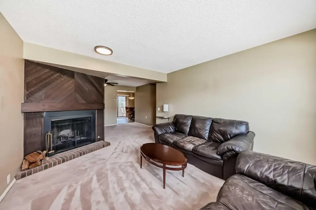 3302 50 Street NW Calgary AB T3A2C6