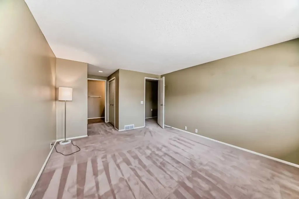 3302 50 Street NW Calgary AB T3A2C6