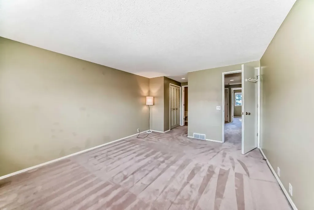3302 50 Street NW Calgary AB T3A2C6