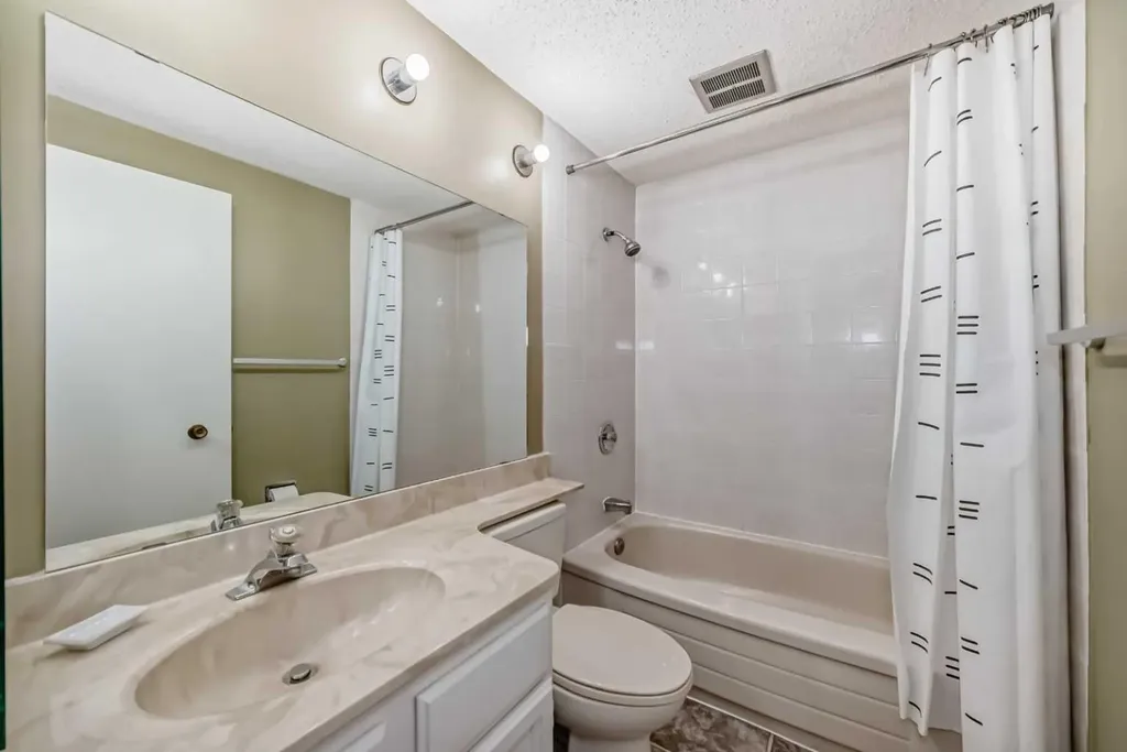 3302 50 Street NW Calgary AB T3A2C6