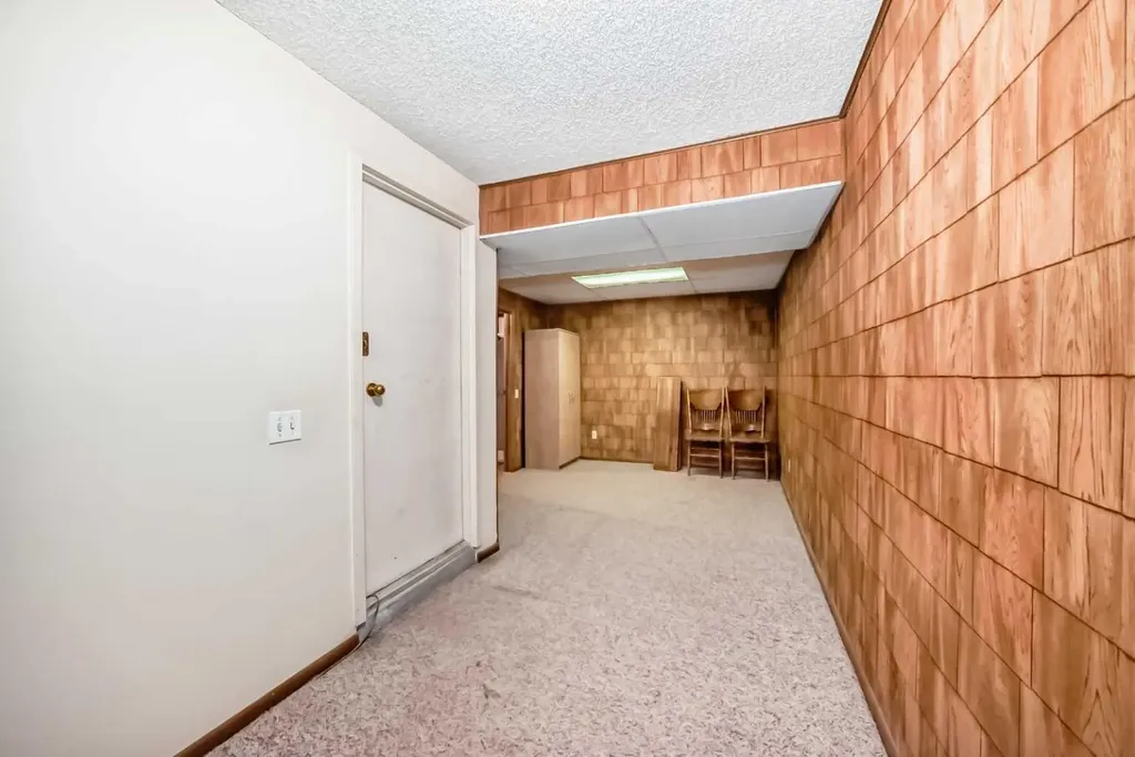 3302 50 Street NW Calgary AB T3A2C6