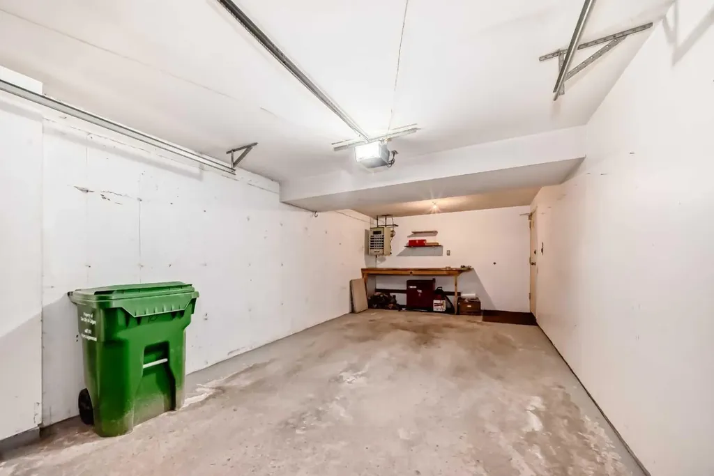 3302 50 Street NW Calgary AB T3A2C6