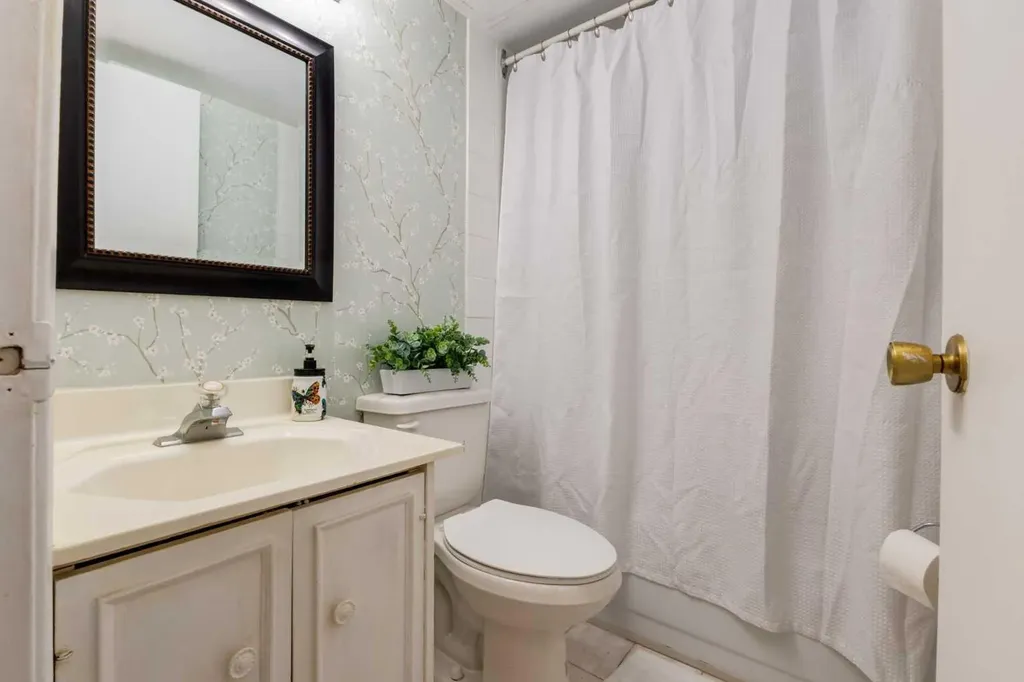 315 Heritage Drive SE Calgary AB T2H 1N2