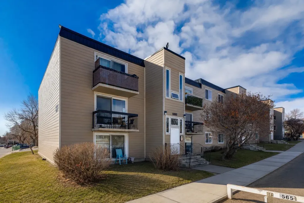 315 Heritage Drive SE Calgary AB T2H 1N2