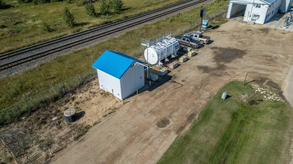 2 Railway Avenue N Hay Lakes AB T0B 1W0