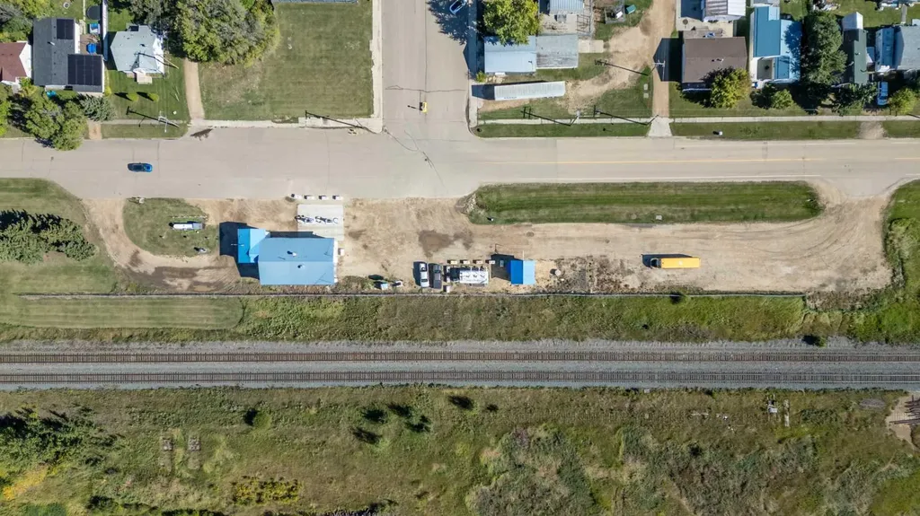2 Railway Avenue N Hay Lakes AB T0B 1W0