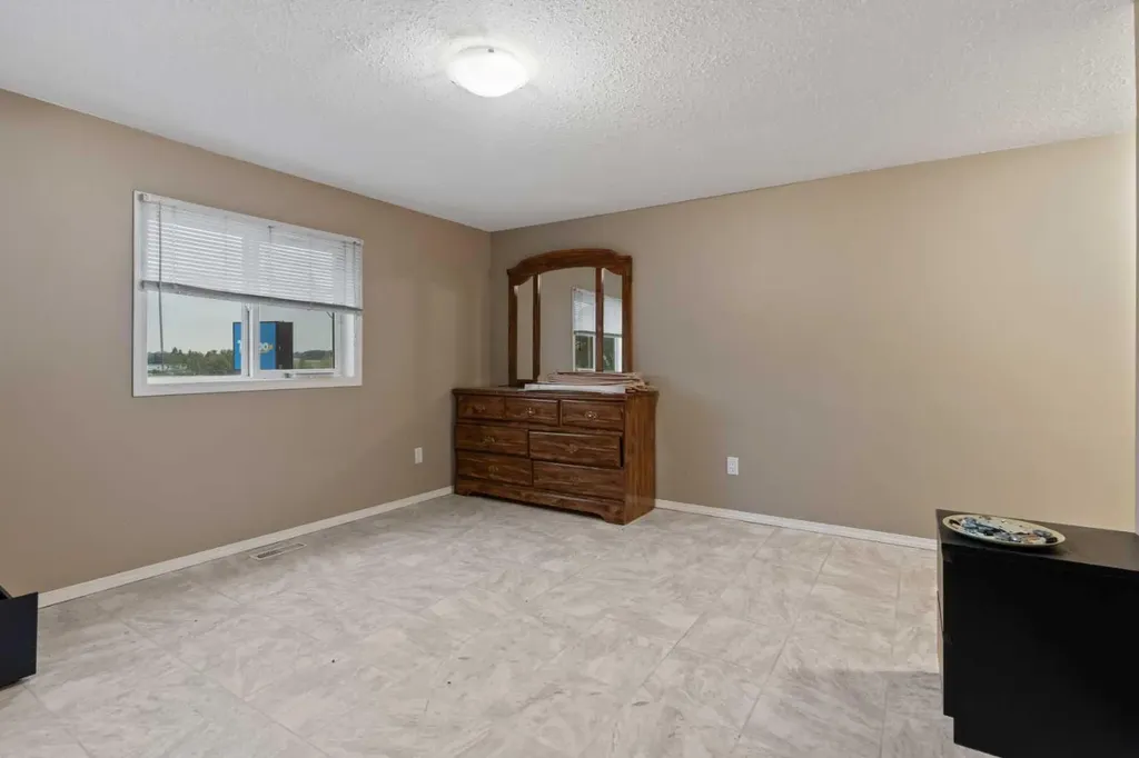 2 Railway Avenue N Hay Lakes AB T0B 1W0
