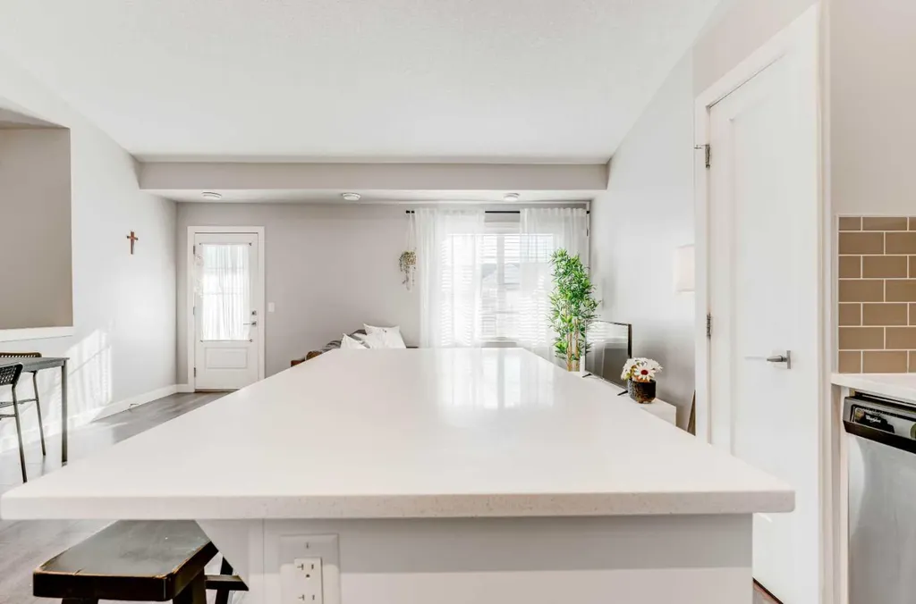 165 Evanscrest Gardens NW Calgary AB T3P 0S1
