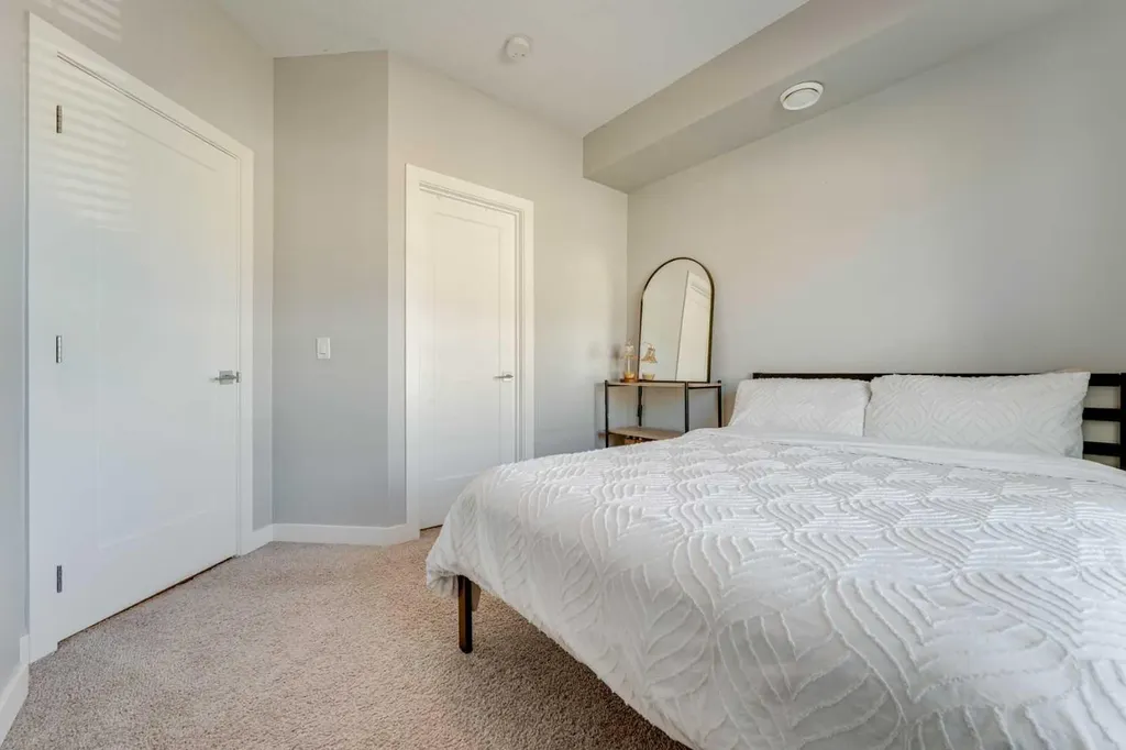 165 Evanscrest Gardens NW Calgary AB T3P 0S1