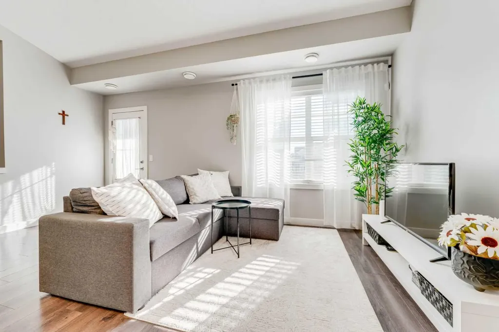 165 Evanscrest Gardens NW Calgary AB T3P 0S1