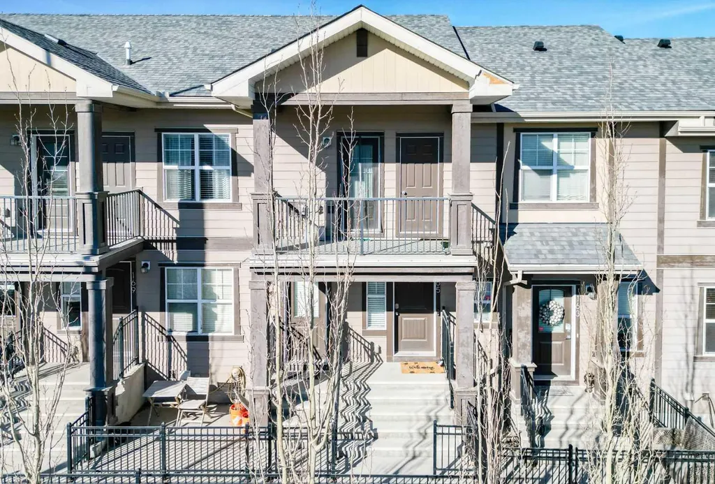 165 Evanscrest Gardens NW Calgary AB T3P 0S1