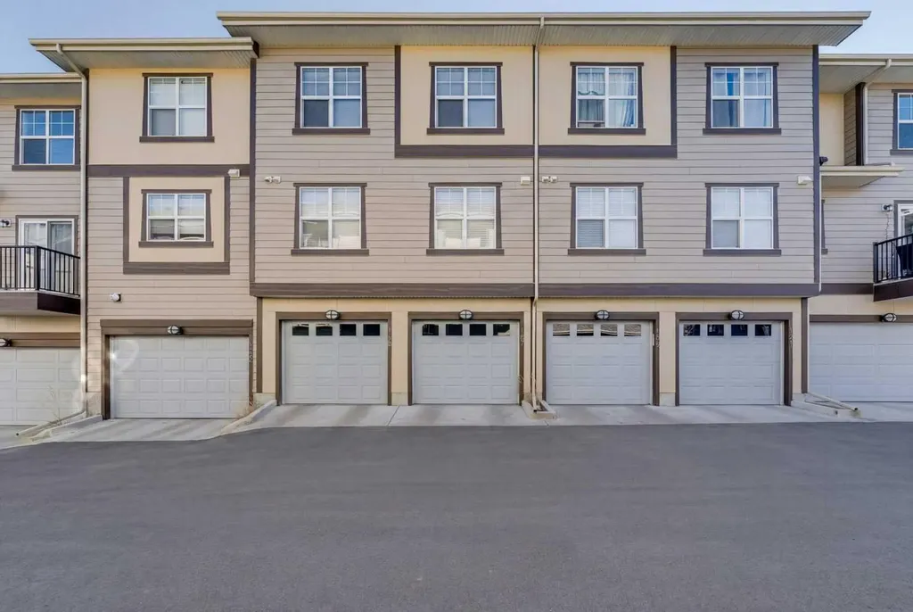 165 Evanscrest Gardens NW Calgary AB T3P 0S1