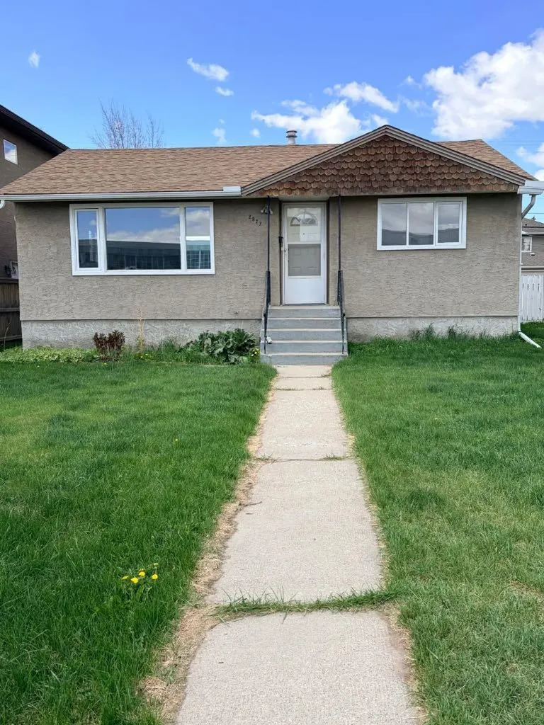 2827 23a Street NW Calgary AB T2M3Y6