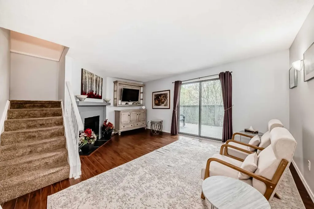 7172 Coach Hill Road SW Calgary AB T3H 1C8