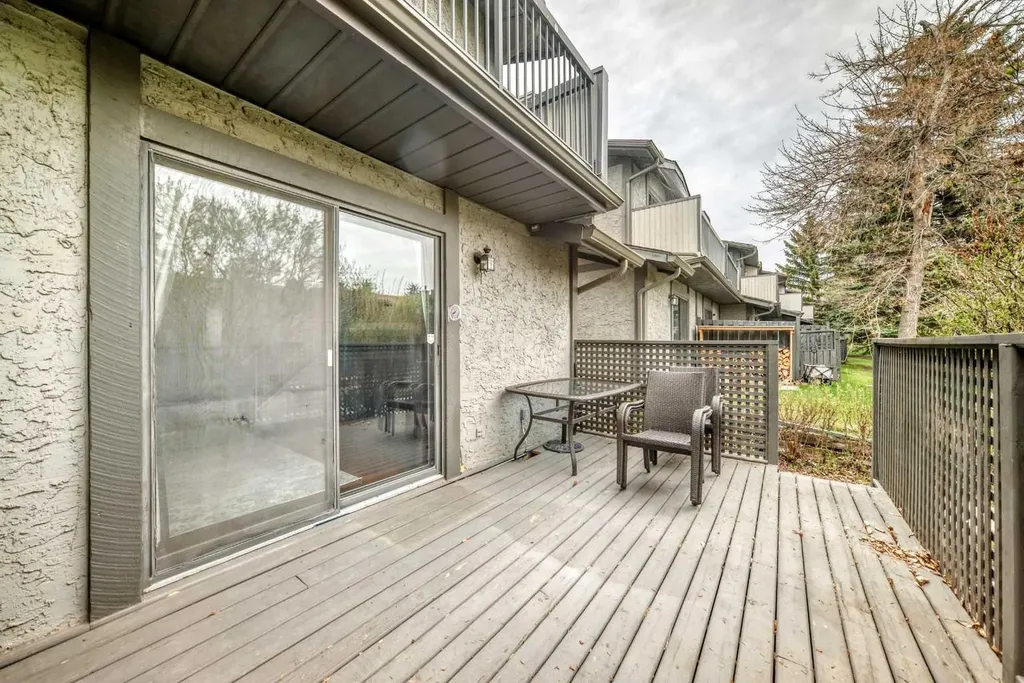 7172 Coach Hill Road SW Calgary AB T3H 1C8