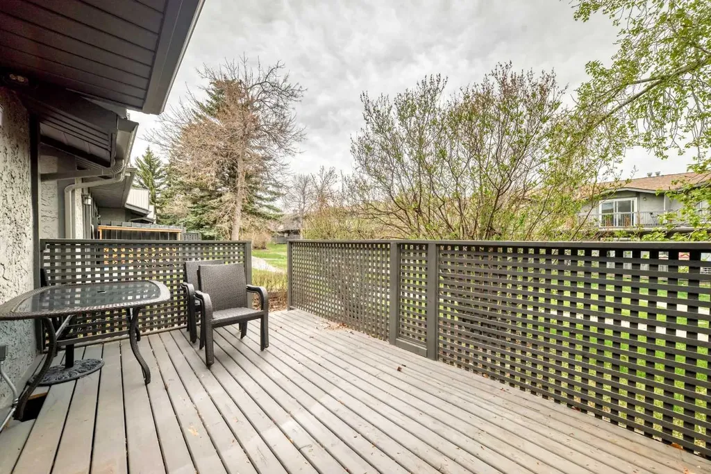 7172 Coach Hill Road SW Calgary AB T3H 1C8