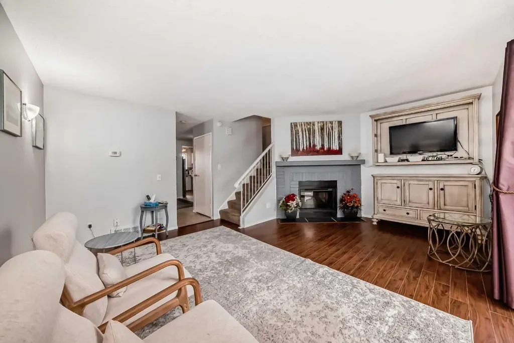 7172 Coach Hill Road SW Calgary AB T3H 1C8