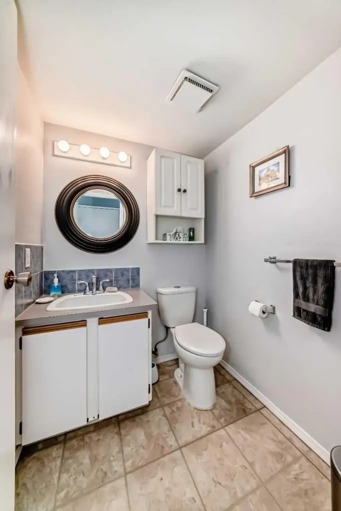 7172 Coach Hill Road SW Calgary AB T3H 1C8