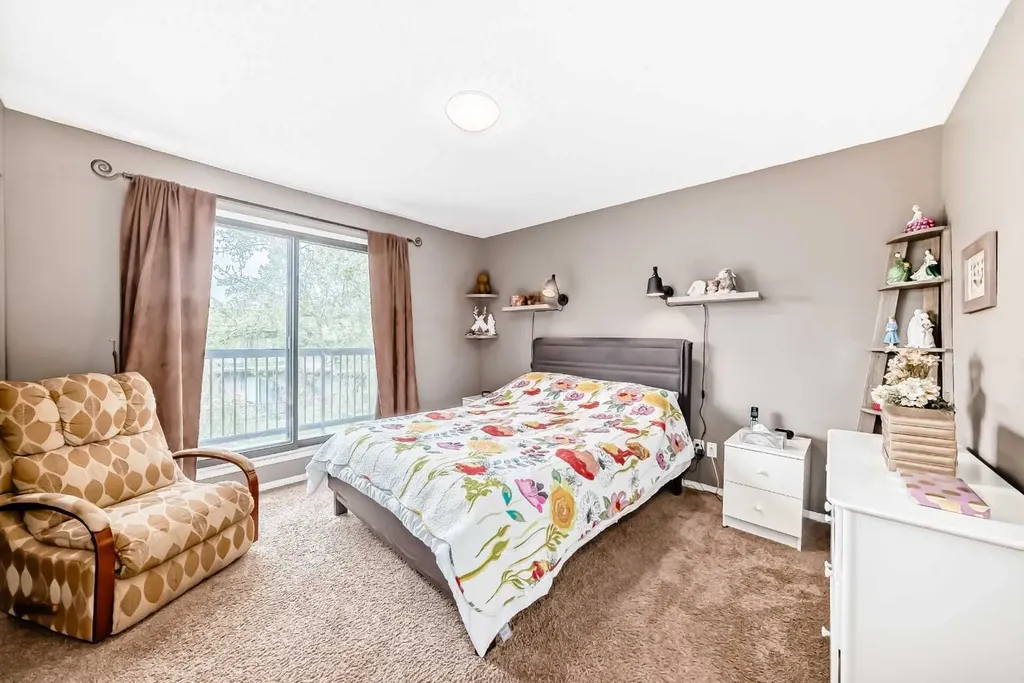 7172 Coach Hill Road SW Calgary AB T3H 1C8