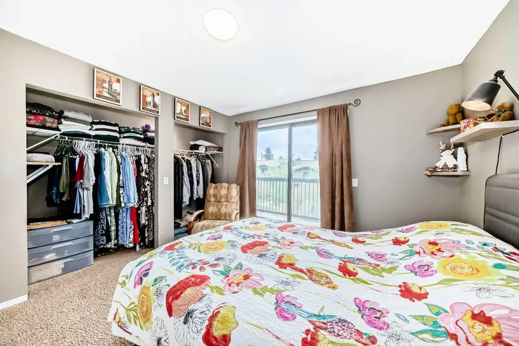 7172 Coach Hill Road SW Calgary AB T3H 1C8