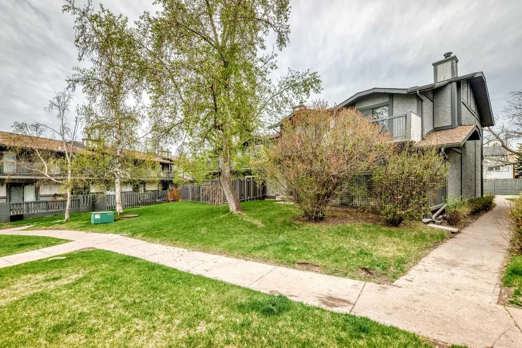 7172 Coach Hill Road SW Calgary AB T3H 1C8
