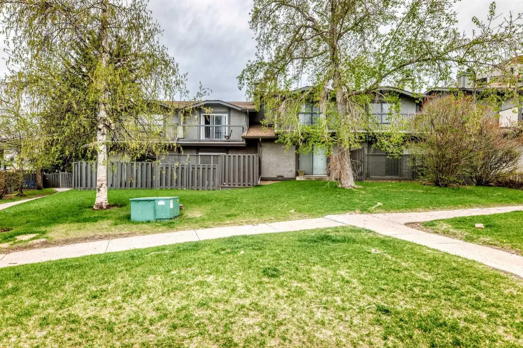 7172 Coach Hill Road SW Calgary AB T3H 1C8
