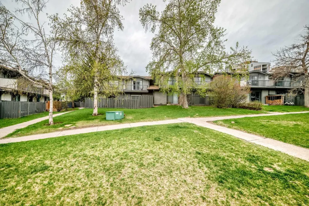 7172 Coach Hill Road SW Calgary AB T3H 1C8
