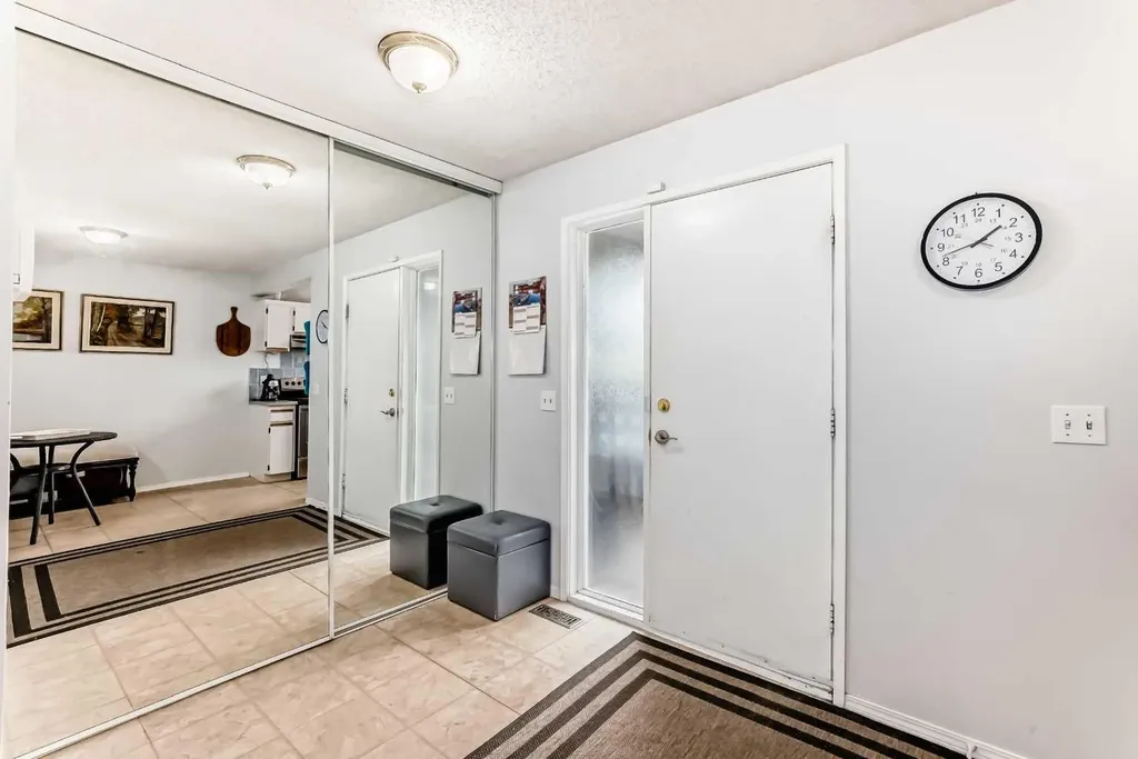 7172 Coach Hill Road SW Calgary AB T3H 1C8