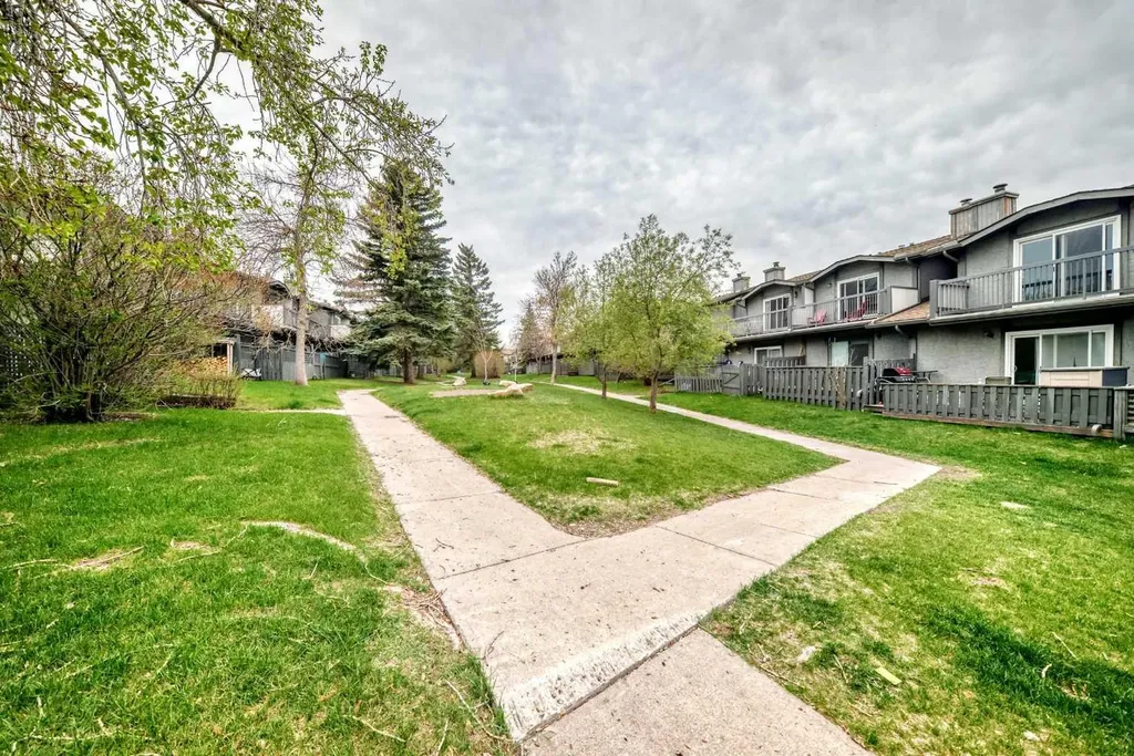 7172 Coach Hill Road SW Calgary AB T3H 1C8