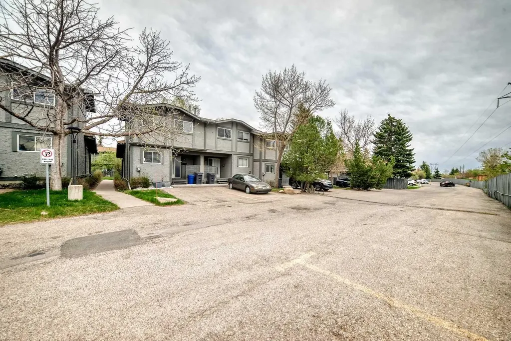 7172 Coach Hill Road SW Calgary AB T3H 1C8
