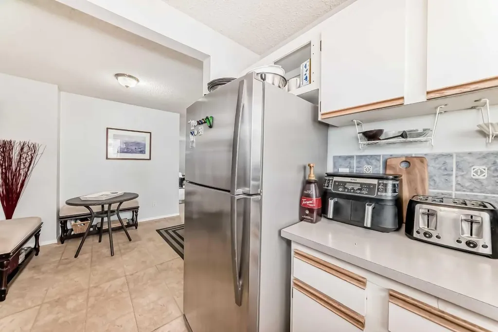 7172 Coach Hill Road SW Calgary AB T3H 1C8