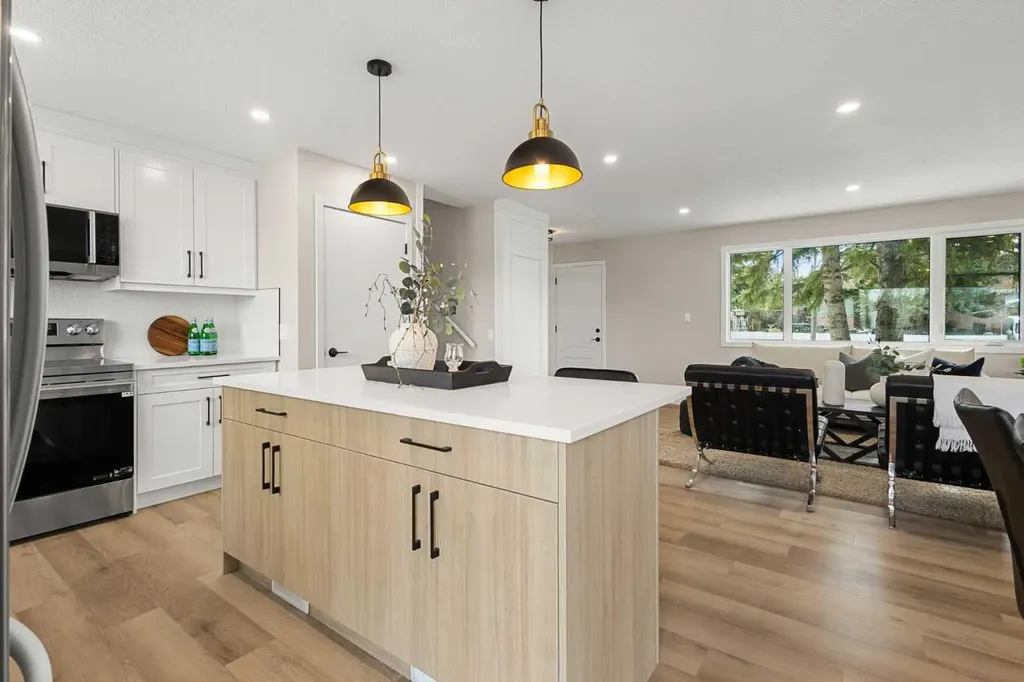 347 Queensland Drive SE Calgary AB T2J 3R6
