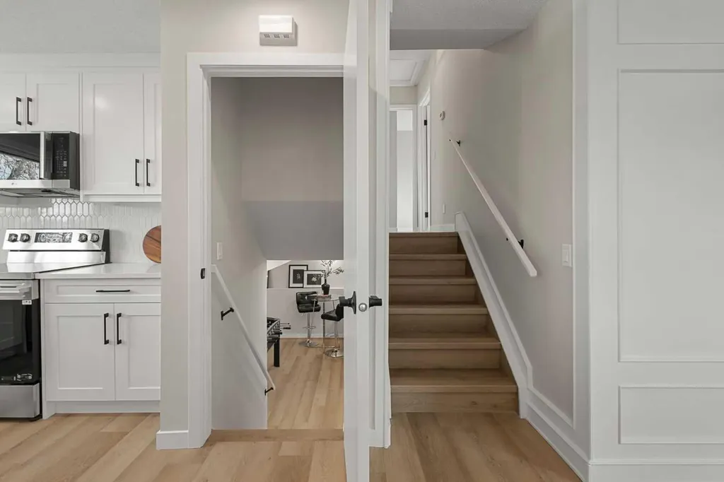 347 Queensland Drive SE Calgary AB T2J 3R6
