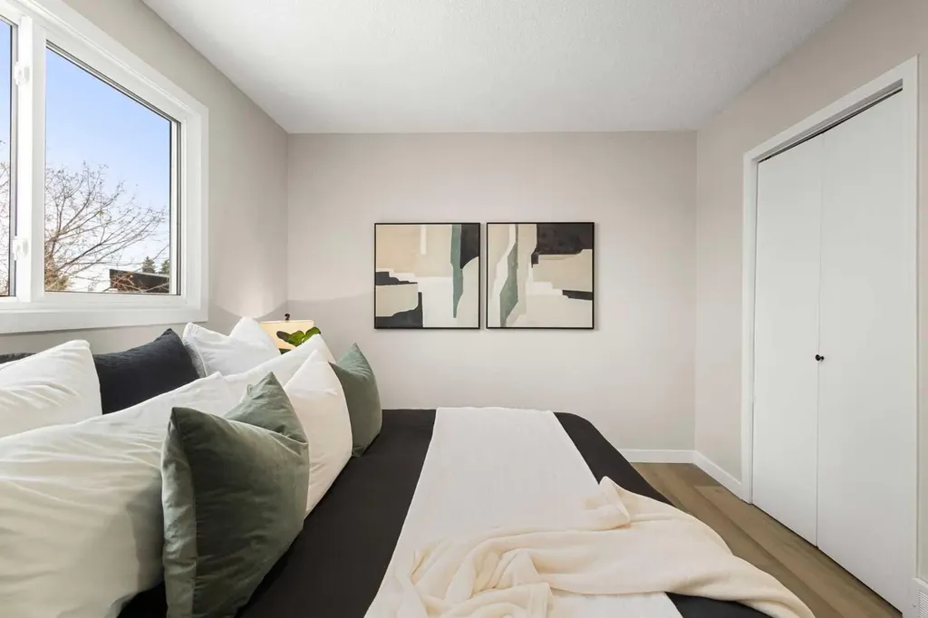 347 Queensland Drive SE Calgary AB T2J 3R6