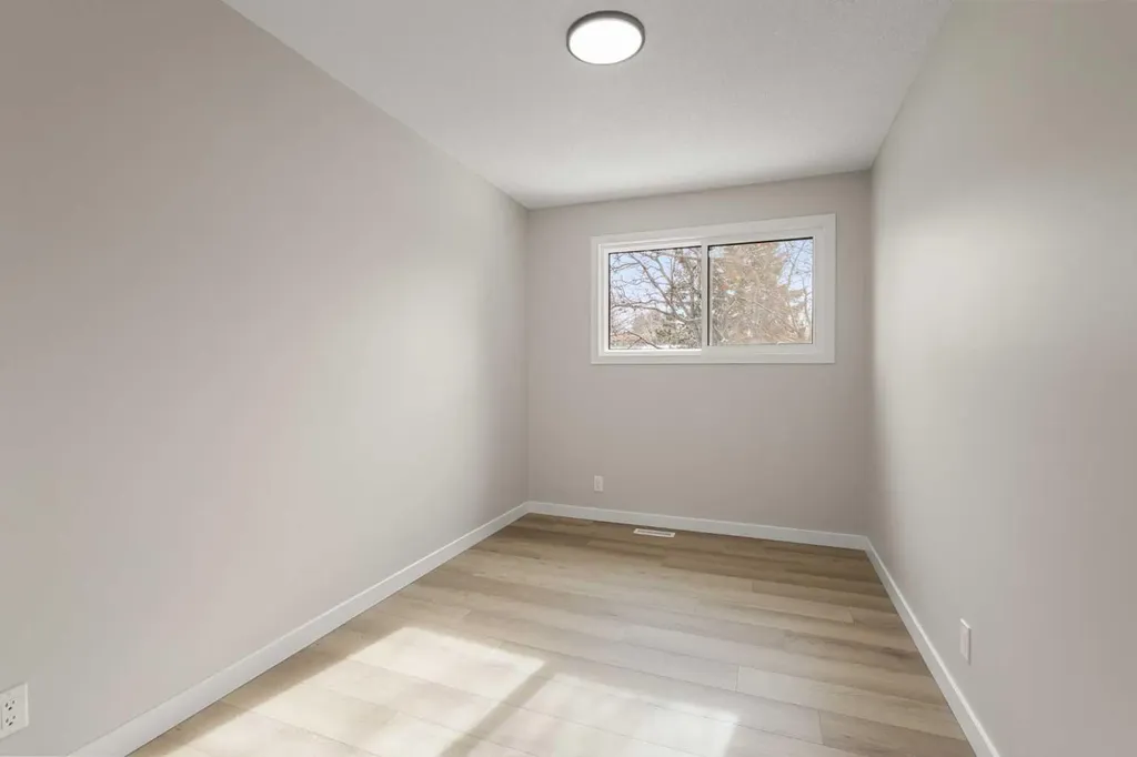 347 Queensland Drive SE Calgary AB T2J 3R6