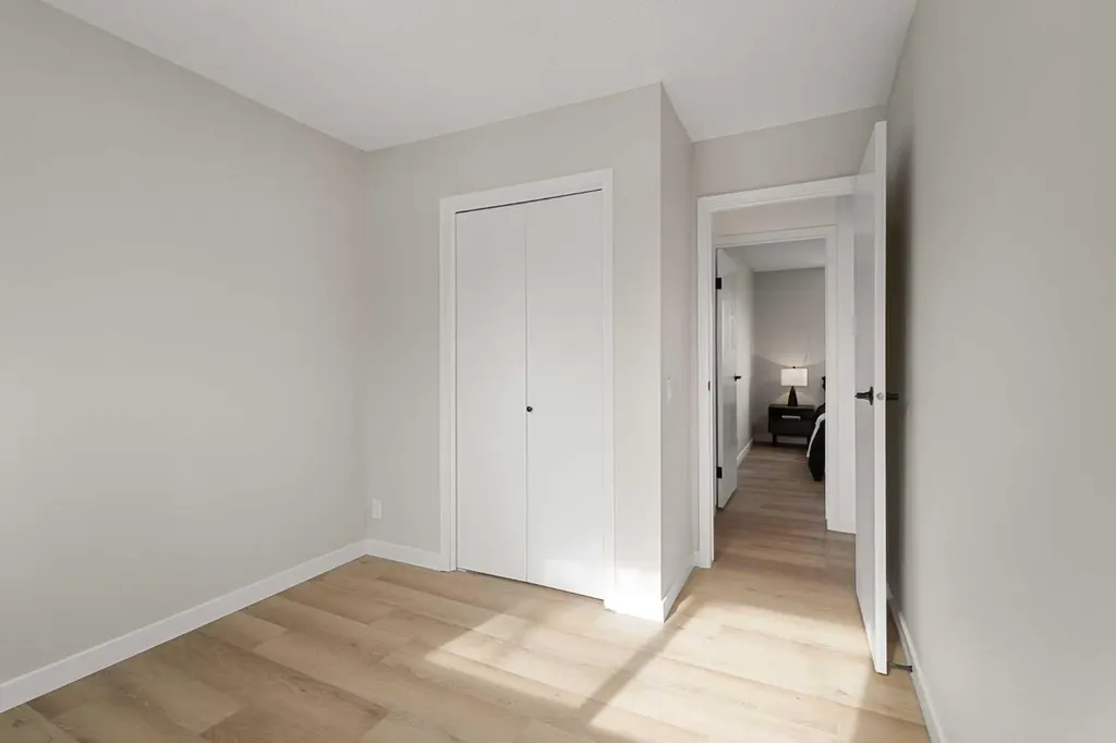 347 Queensland Drive SE Calgary AB T2J 3R6