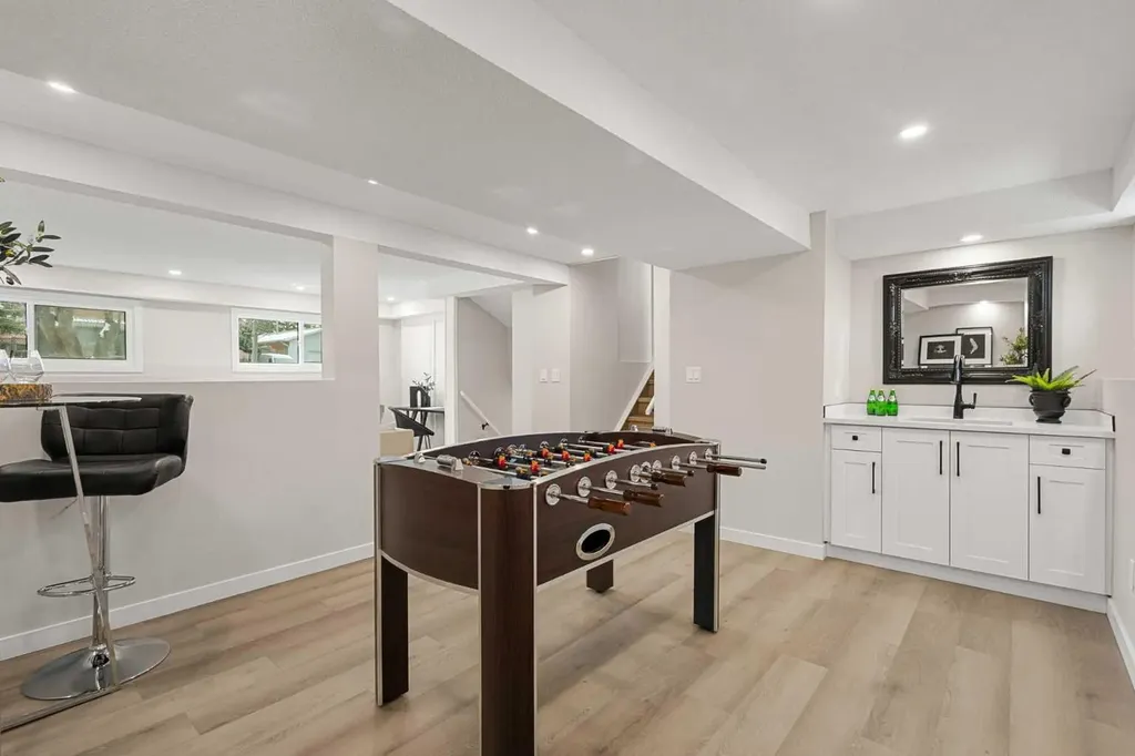 347 Queensland Drive SE Calgary AB T2J 3R6