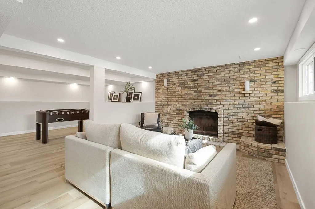 347 Queensland Drive SE Calgary AB T2J 3R6