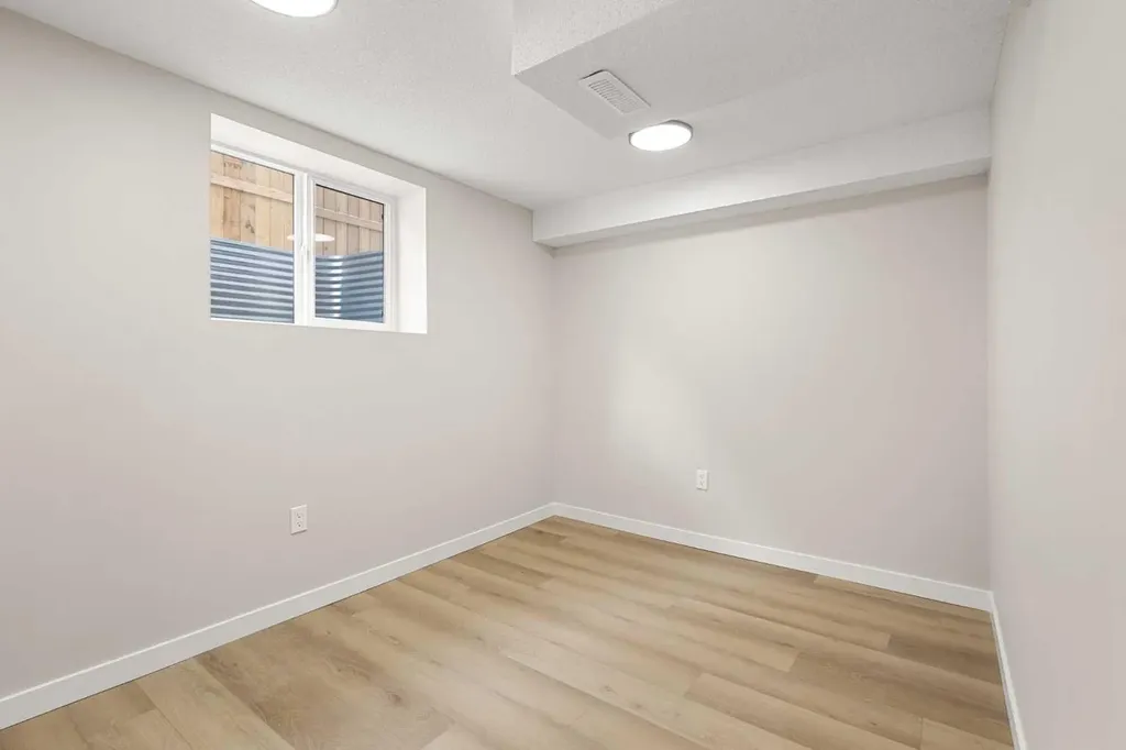 347 Queensland Drive SE Calgary AB T2J 3R6