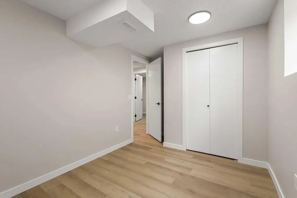 347 Queensland Drive SE Calgary AB T2J 3R6