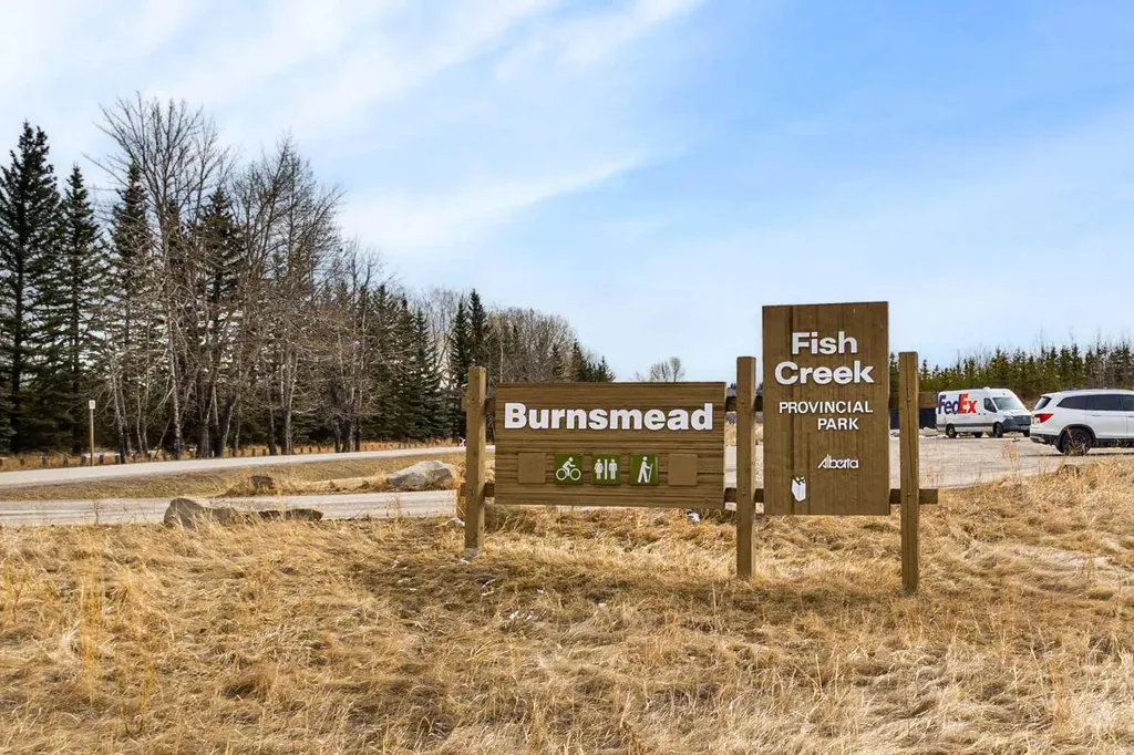 347 Queensland Drive SE Calgary AB T2J 3R6