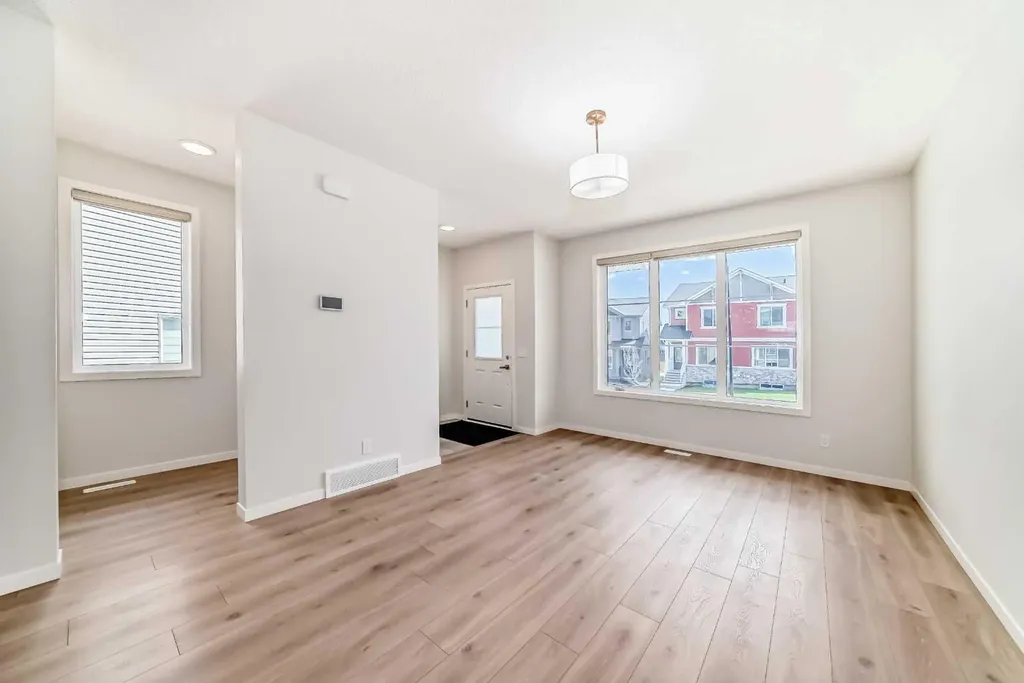 66 Sage Hill Lane NW Calgary AB T3R 2B3