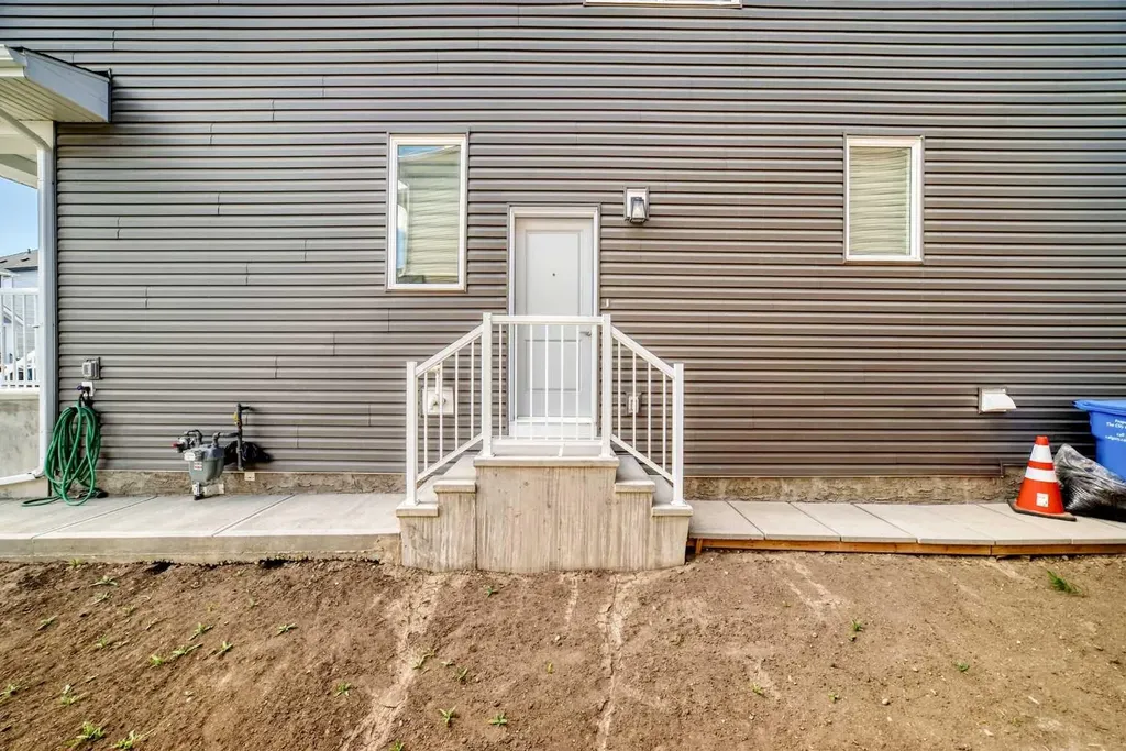 66 Sage Hill Lane NW Calgary AB T3R 2B3