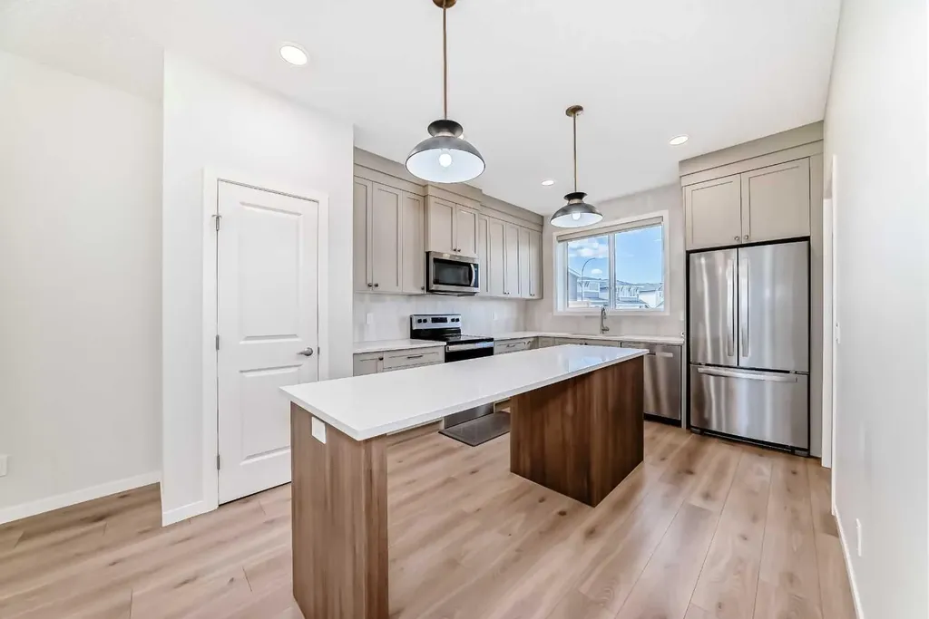 66 Sage Hill Lane NW Calgary AB T3R 2B3