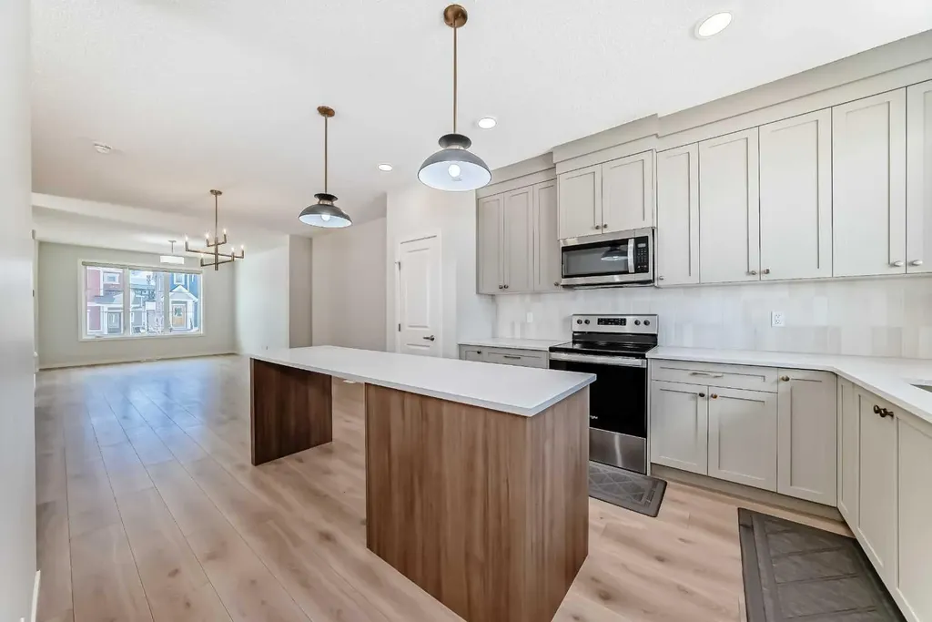 66 Sage Hill Lane NW Calgary AB T3R 2B3