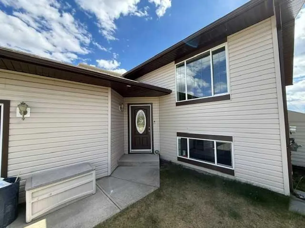 11437 69 Avenue Grande Prairie AB T8W 0G7