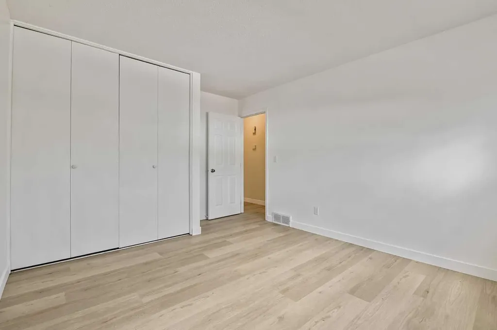 27 Aberdare Crescent NE Calgary AB T2A 6T5